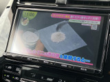 停車中には、地上デジタル放送を視聴できます。長距離移動の休憩時間に、ニュースや番組でリラックスできるのが嬉しいポイントです。