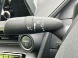 雨天時でもクリアな視界を確保。操作しやすいワイパーレバーで、安全な運転をサポートします。