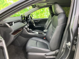 運転しやすい配置の操作系が魅力。スムーズな操作感で、快適なドライブをサポートします。