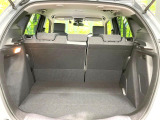 積み下ろしのしやすいデッキにはたっぷりと荷物を積み込んでいただけます。遊びから仕事まで、様々なシーンで頼れます♪