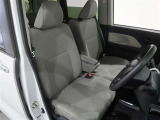 見通しのよいすっきりとした視界で、誰でも運転しやすいです。運転のしやすさは疲れにくさにも繋がりますよ♪