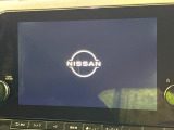 【純正9型ナビ】人気の純正ナビを装備しております。ナビの使いやすさはもちろん、オーディオ機能も充実!キャンプや旅行はもちろん、通勤や買い物など普段のドライブも楽しくなるはず♪