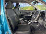 運転席シート廻りは使用感も少なく、良好な状態となっています。前オーナー様が丁寧に使っていたことがよくわかりますね。