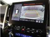バックガイドモニターで、後方を確認しながら安心して駐車することができます。運転初心者も熟練者も必須の機能ですよ!