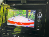 【バックカメラ】駐車時に後方がリアルタイム映像で確認できます。大型商業施設や立体駐車場での駐車時や、夜間のバック時に大活躍!運転スキルに関わらず、今や必須となった装備のひとつです!
