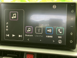 高精細なオーディオ画面で、音楽や動画をクリアに楽しめます。直感的な操作性で、運転中でも簡単に操作できますよ。