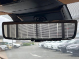 【デジタルインナーミラー】後席の大きな荷物や同乗者で後方が確認しづらい時でも安心!カメラが撮影した車両後方の映像をルームミラー内に表示。クリアな視界で状況の確認が可能です!