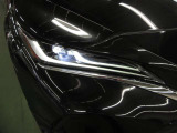 LEDの配光範囲を細やかに制御し、先行車や対向車に光が当たる部分だけを自動的に遮光するアダプティブハイビームシステム