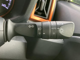 操作しやすいウインカーレバーは、スムーズな車線変更をサポート。直感的な操作感で、安全運転をアシストします。