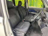 運転席シート廻りは使用感も少なく、良好な状態となっています。前オーナー様が丁寧に使っていたことがよくわかりますね。