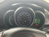 視認性の高いメーターデザインで、運転に必要な情報を的確に把握できます。走行状況が一目でわかり、安全運転をサポートします。