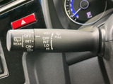 操作しやすい位置に配置されたレバーで、スムーズな合図を出せます。安全運転をサポートする、頼れる相棒です。