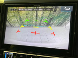 【バックカメラ】駐車時に後方がリアルタイム映像で確認できます。大型商業施設や立体駐車場での駐車時や、夜間のバック時に大活躍!運転スキルに関わらず、今や必須となった装備のひとつです!