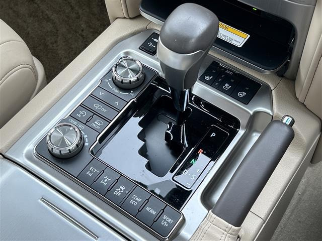 トヨタ ランドクルーザー200 4.6 ZX 4WD 4WD 本革シート の中古車詳細