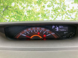 視認性の高いメーター類で、運転状況をしっかり把握できます。シンプルで分かりやすいデザインで、安全なドライブをサポートします。