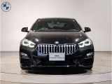 【キドニーグリル】BMWは約90年もの間、ほぼ全ての車両にひと目でBMWだと分かるこの特徴的なフロントグリルが備えられ、デザイン・アイコンとして親しまれてきました。