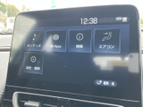 画面は見やすく、操作も直感的に行えます。多彩な機能で、快適なドライブをサポート。情報収集からエンターテイメントまで、様々な用途で活躍します。