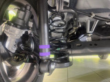 お車を安心してお乗りいただく為には、足回りの定期点検が欠かせません。サービスサポート(有償保証)では無料点検もご提供しており、安心のカーライフをお過ごしいただけるサポート体制が整っています。