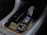 電動パーキングブレーキ・ブレーキホールドを装備してます。ホールド機能は信号待ちが多い一般道で疲労軽減になり、大好評です!