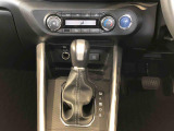 温度を設定すれば、自動で車内の温度管理をしてくれる優れものです♪ATミッションで運転楽々