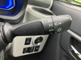 操作しやすいウインカーレバーは、スムーズな車線変更をサポートします。直感的に操作できるので、運転に集中できます。安全な運転に貢献します。