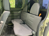 後席からの眺めも良好です。家族や友人と一緒に、楽しいカーライフを送りましょう。