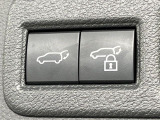 【パワーバックドア】スマートキーや運転席のボタンを押すだけでリアゲートが自動で開閉します!荷物を持っている時や、高い位置にあるバックドアを閉める際に便利な機能です♪