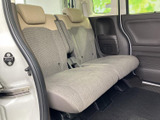 大人でもゆったりと座れるスペース。多人数乗車時でも快適な移動が可能です。いざという時の備えにもなります。