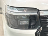 LEDヘッドライトは、点灯の瞬間から最大光量を発揮し、突然暗くなるトンネルなどでの安定感を高めます。