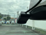 ドライブレコーダー装備です!もしもの時やあおり運転など、映像記録は証拠になるのであると安心ですね!