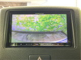 後退確認モニターは、安全な駐車や車庫入れをサポートします。狭い場所でも安心して運転できます。