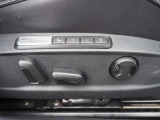 乗る方に合わせてスマートに調節可能なシートメモリ機能付き!