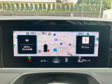 【Digital Cockpit Pro】メーター表示に加え、ナビゲ―ションのマップ、アシストシステムなど好みに応じて表示を切り替えできます。