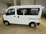 外装に目立つようなキズや凹みはみられず状態良く保たれていますが、中古車なので全くの無キズということはありません。外装の状態につきましては実車にてご確認をお願いします。