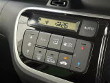 【 オートエアコン 】車内温度を感知して自動で温度調整をしてくれるのでいつでも快適な車内空間を創り上げます!