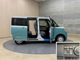 ウェルカム機能付き電動スライドドア。降車時に設定しておけば近づくだけでドアが自動でオープン!とても便利な機能です☆☆