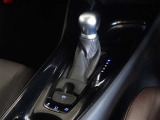 電動パーキングブレーキ・ブレーキホールドを装備してます。ホールド機能は信号待ちが多い一般道で疲労軽減になり、大好評です!