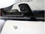バックカメラが付いているので後方確認が非常にしやすいです。今や運転初心者も熟練者も必須装備!ついていて損はないですね♪