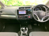 開放感のある室内空間が広がります。運転に必要な情報を視認しやすい配置でまとめ、快適なドライビングをサポートします。