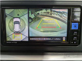 駐車が苦手な方にも安心なバックモニター付き