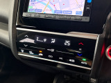 操作性の高い静電タッチ式パネルを採用したフルオートエアコン、ドアミラーヒーターや熱線入りフロントハーフシェイドウィンドーガラスを採用