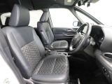 ゆったり室内で運転もしやすいです♪使い勝手の良い配置も考えられています!!