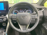 インテリアに合わせたデザインのステアリングは、運転される方のことも考え、運転しやすい形状、大きさです。是非一度、実際に触ってお確かめください。