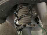 お車を安心してお乗りいただく為には、足回りの定期点検が欠かせません。サービスサポート(有償保証)では無料点検もご提供しており、安心のカーライフをお過ごしいただけるサポート体制が整っています。