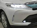LEDヘッドライトです。デザイン性がよくとても明るいので、夜間の走行や悪天候でも安心です。しかも長寿命!