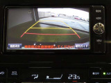 バックガイドモニターで、後方を確認しながら安心して駐車することができます。運転初心者も熟練者も必須の機能ですよ!