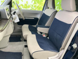 運転席周りの空間は広々としており、操作性も抜群。快適なドライブをサポートします。