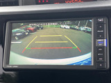 駐車時の安全性を高めるバックモニター付き。狭い場所でも、後方の状況をしっかり確認できます。運転に自信がない方にもおすすめです。