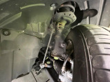 お車を安心してお乗りいただく為には、足回りの定期点検が欠かせません。サービスサポート(有償保証)では無料点検もご提供しており、安心のカーライフをお過ごしいただけるサポート体制が整っています。