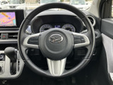握りやすいステアリング形状で、運転操作をサポート。スムーズなハンドリングで、快適な運転体験を。